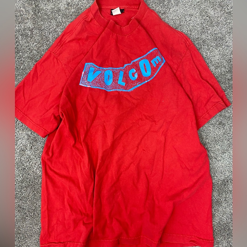 Y2k red volcom tshirt‎